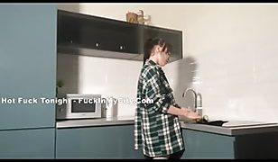 Watch me try out how deep I can shove this cucumberaGCZO1I